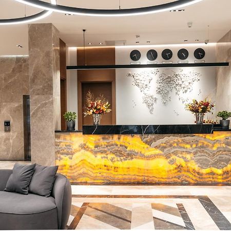 Raavah Aparthotel Алма Ата Екстериор снимка