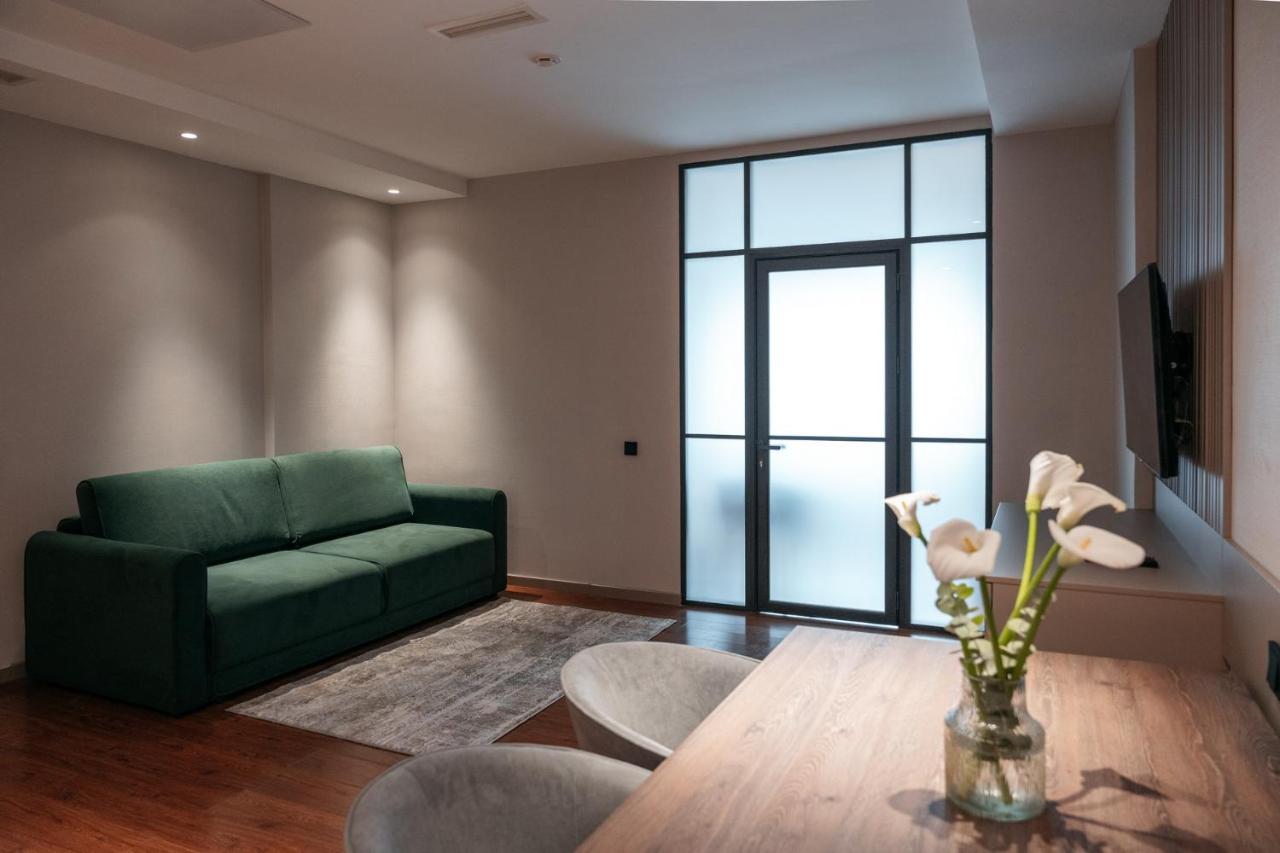 Raavah Aparthotel Алма Ата Екстериор снимка