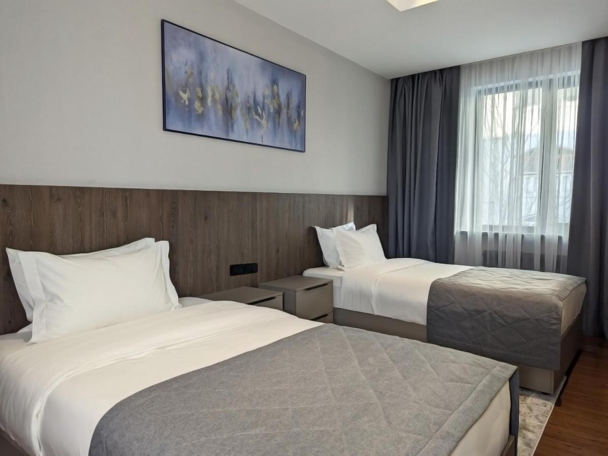 Raavah Aparthotel Алма Ата Екстериор снимка