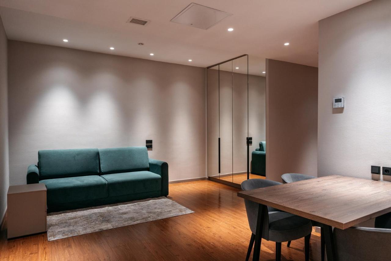 Raavah Aparthotel Алма Ата Екстериор снимка