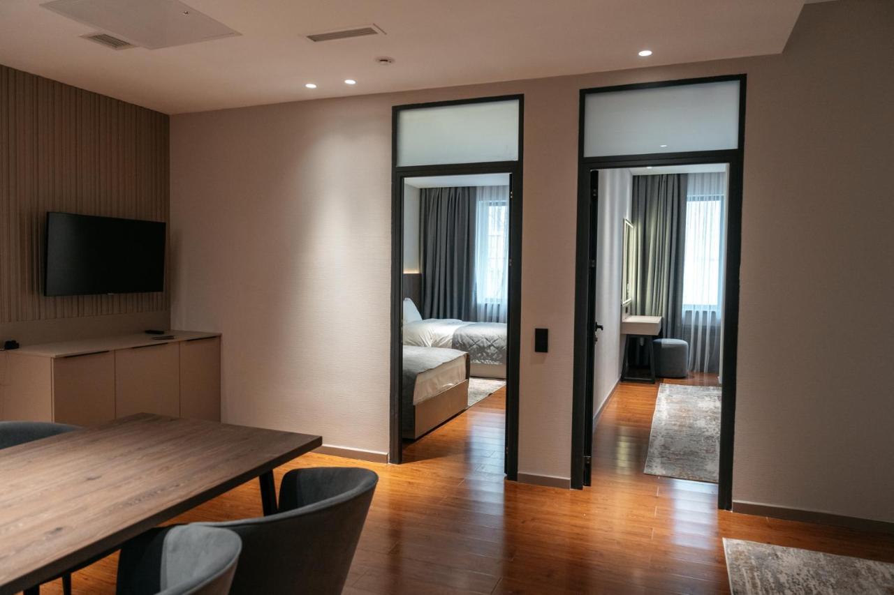 Raavah Aparthotel Алма Ата Екстериор снимка