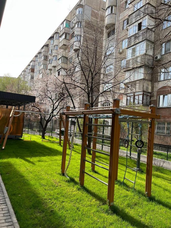 Raavah Aparthotel Алма Ата Екстериор снимка