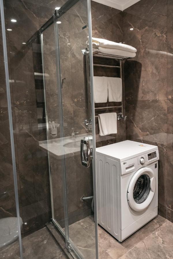 Raavah Aparthotel Алма Ата Екстериор снимка