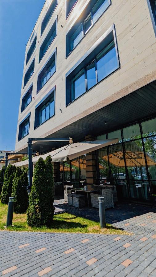 Raavah Aparthotel Алма Ата Екстериор снимка