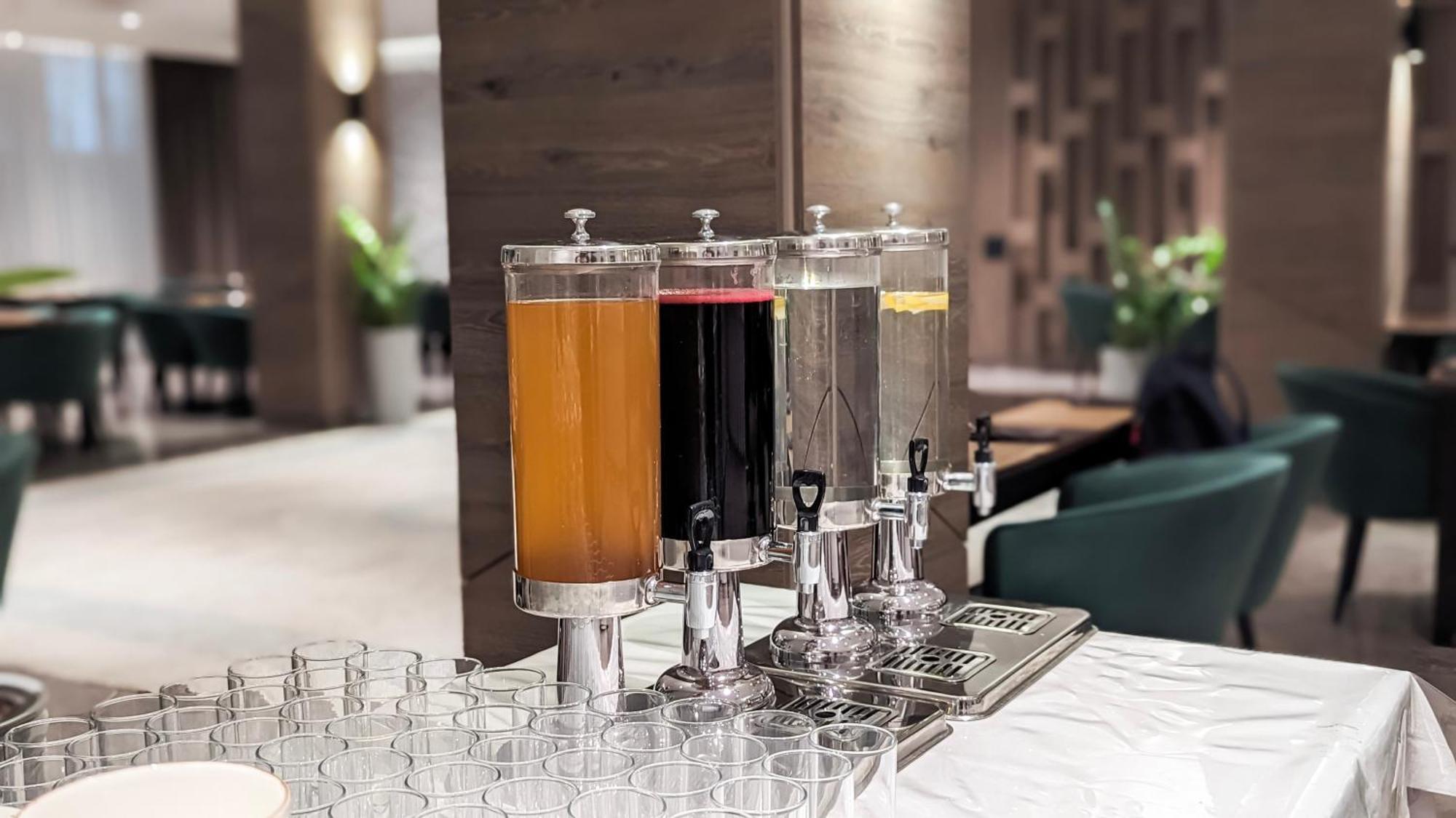Raavah Aparthotel Алма Ата Екстериор снимка